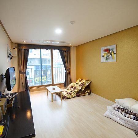 Dorcas Tourist Hostel Tongyeong Eksteriør billede